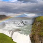Vista di Gullfoss con arcobaleno
