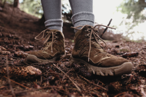 Buone scaper da trekking sono tra i consigli migliori su come vestirsi in Islanda.